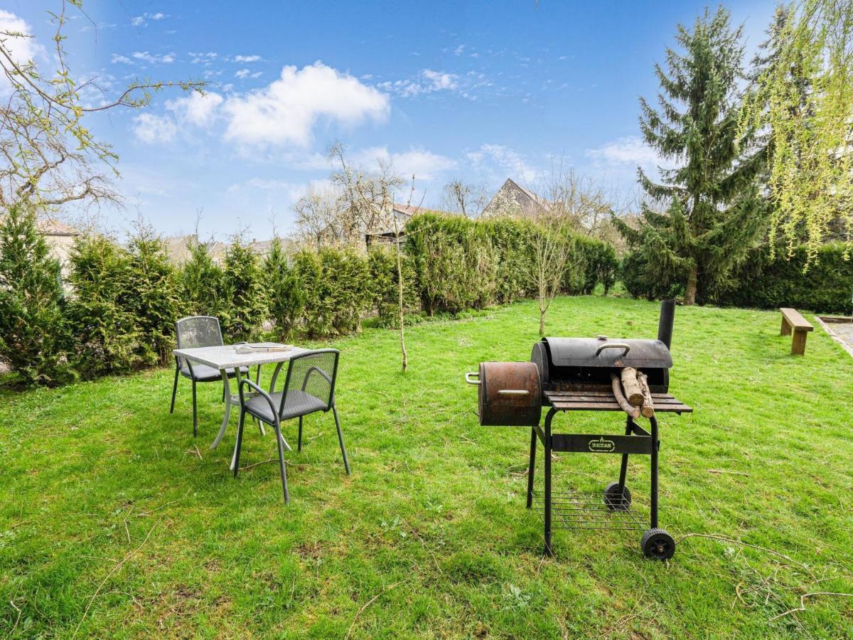 Charming Chalet In Beauraing With Fenced Garden Екстериор снимка