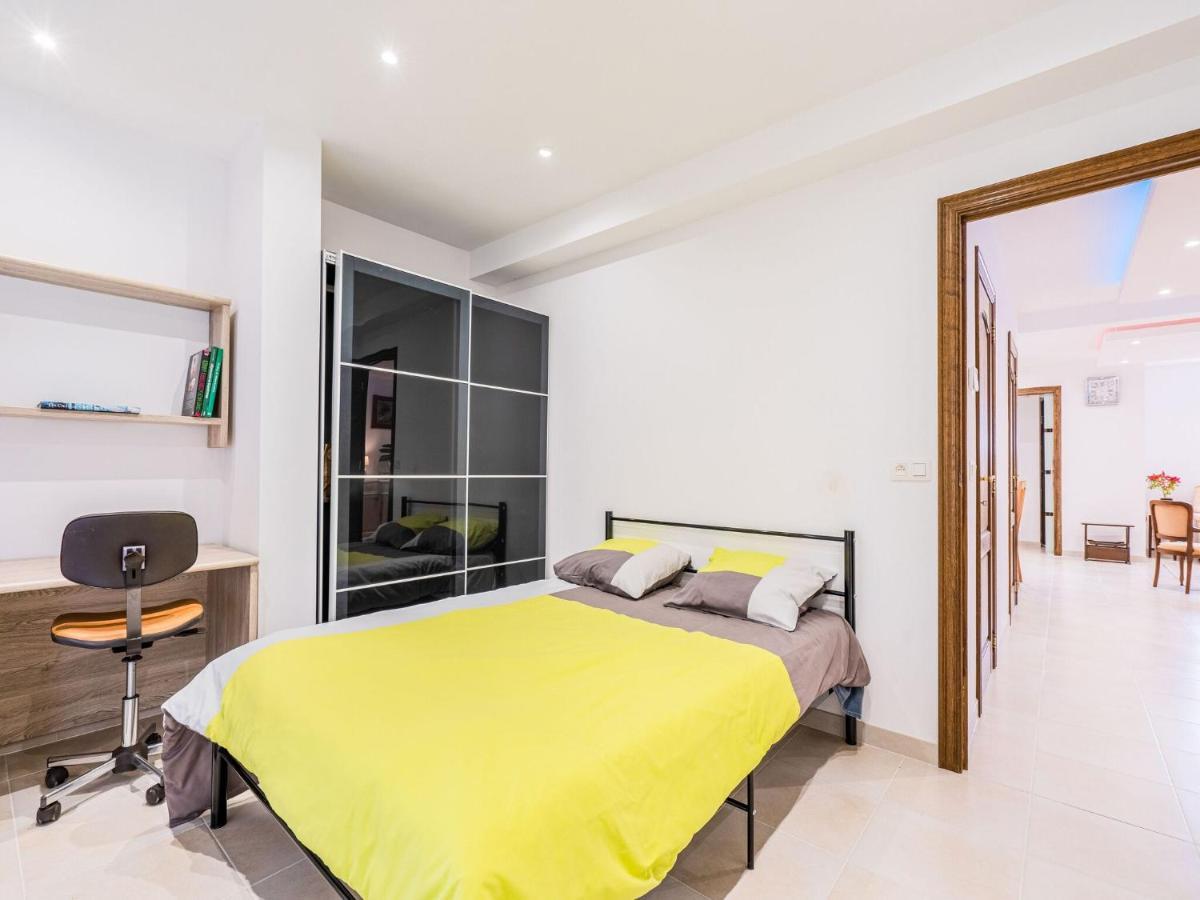 Charming Chalet In Beauraing With Fenced Garden Екстериор снимка