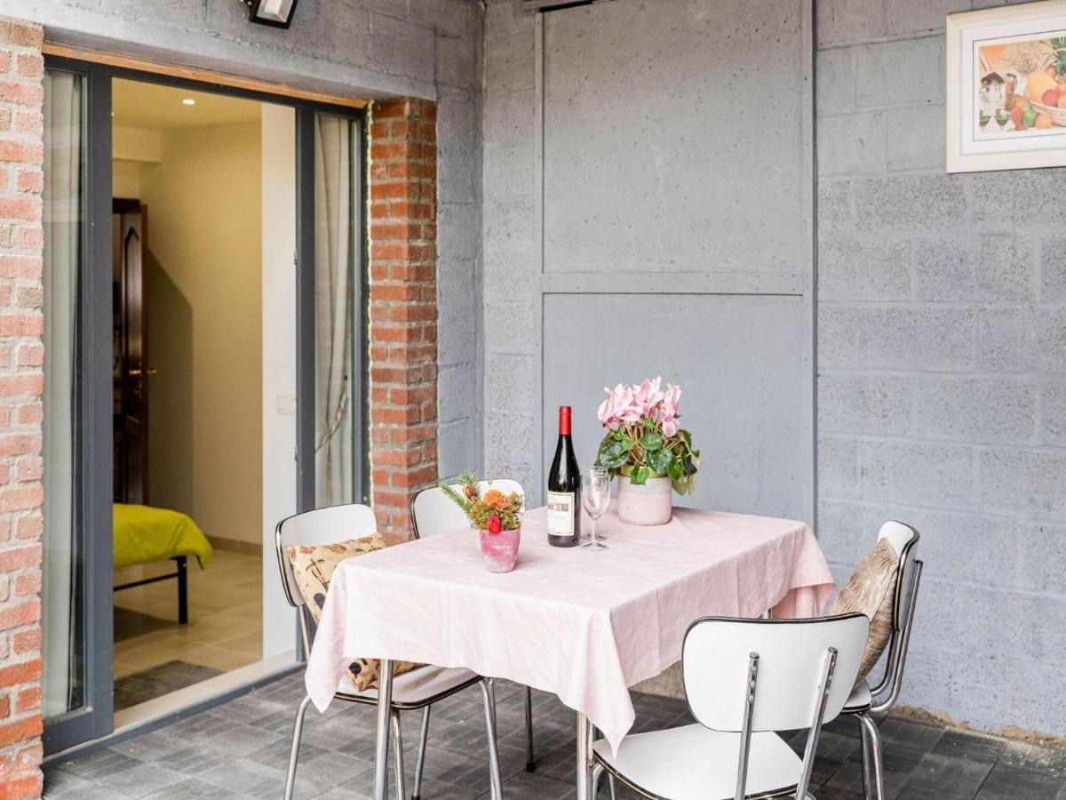 Charming Chalet In Beauraing With Fenced Garden Екстериор снимка